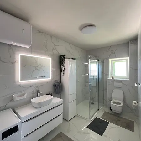 Fiore Apartment